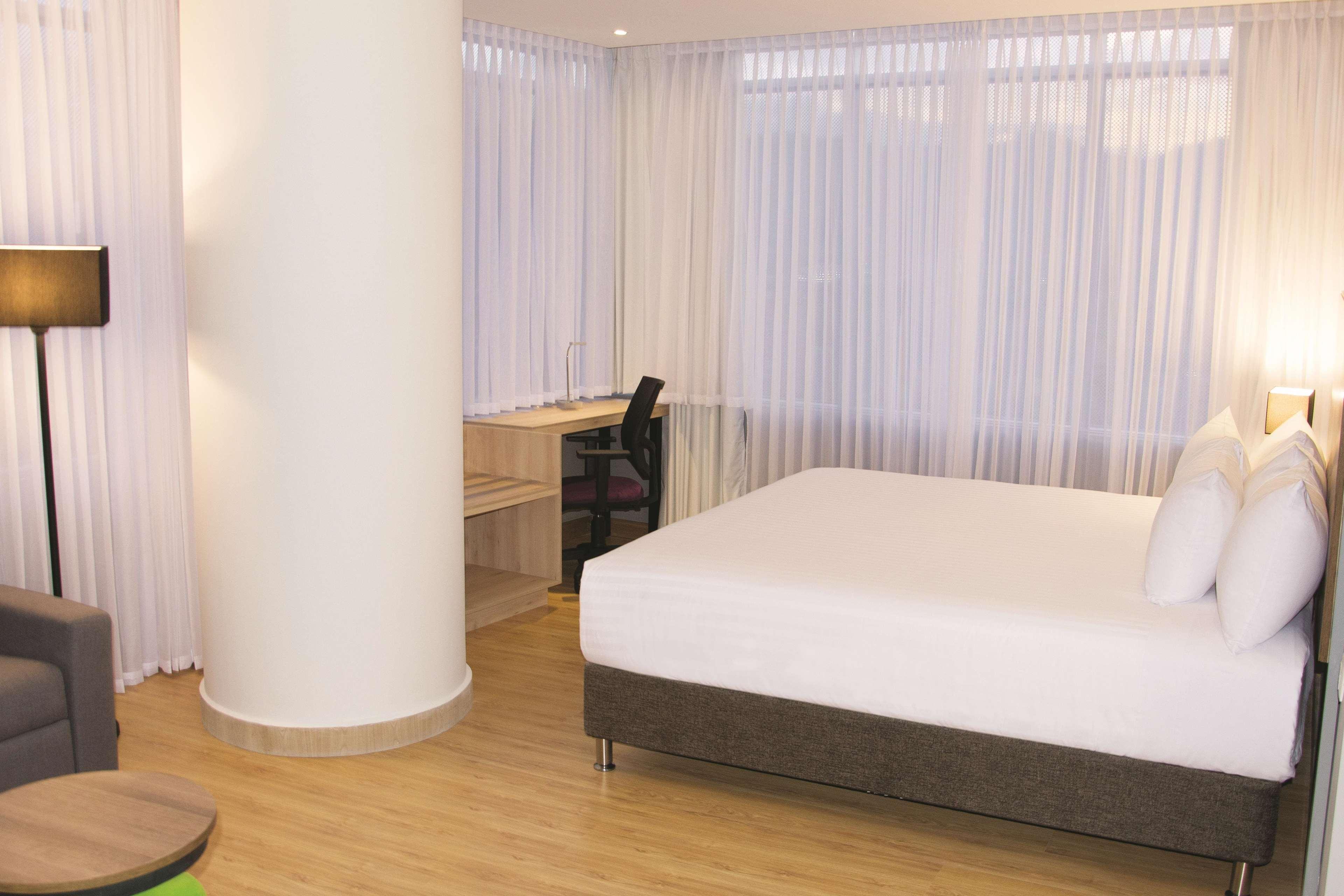 La Quinta By Wyndham Medellin Hotell Exteriör bild