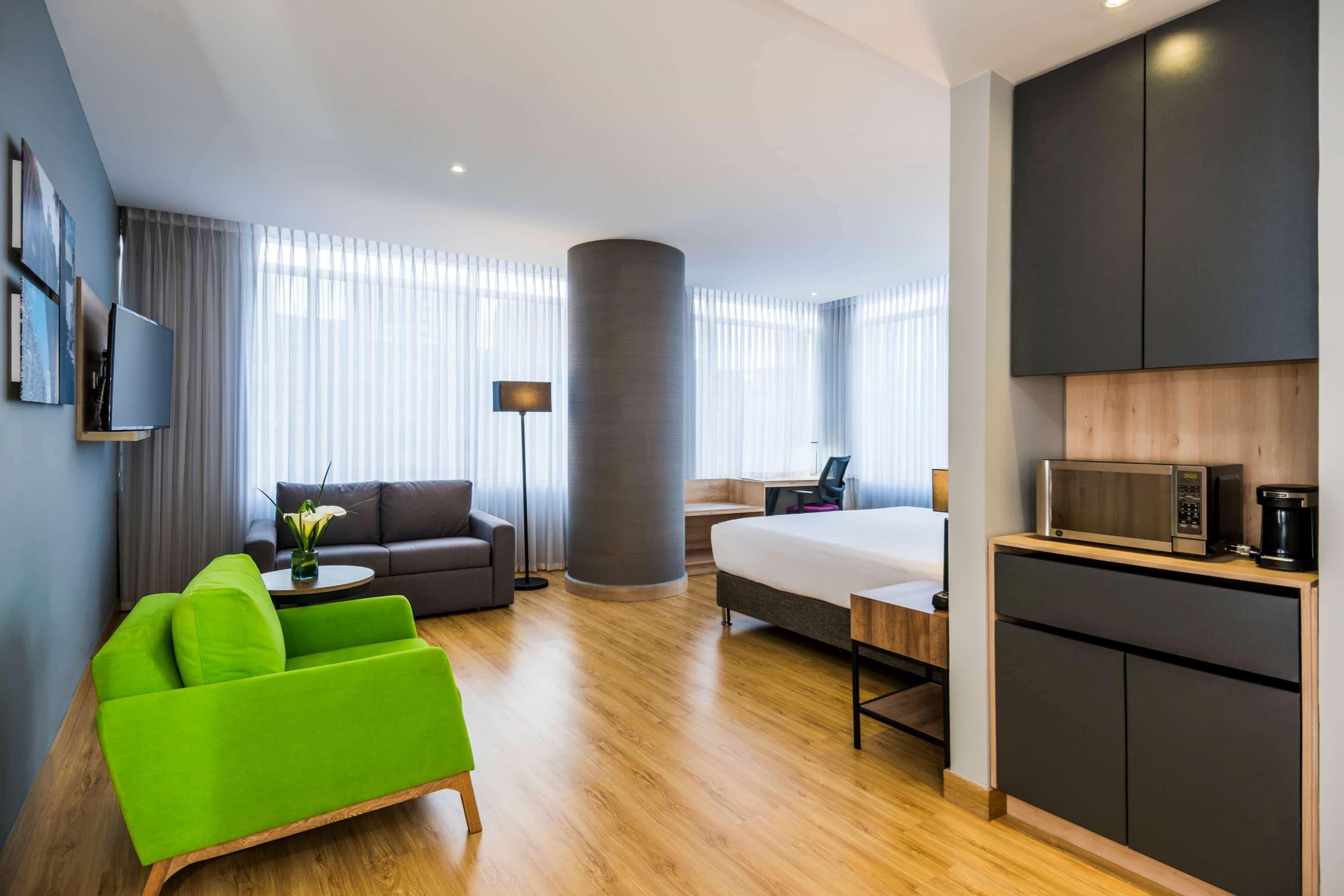 La Quinta By Wyndham Medellin Hotell Exteriör bild